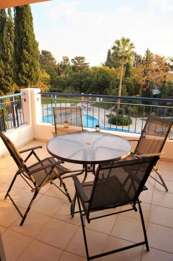 Paradise Gardens Prestige And Lovely Apartment Пафос Экстерьер фото